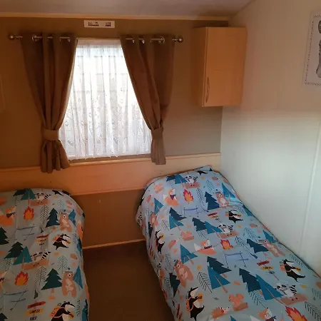 Caravan On Golden Gate Holiday Park Kinmel Bay Exterior foto