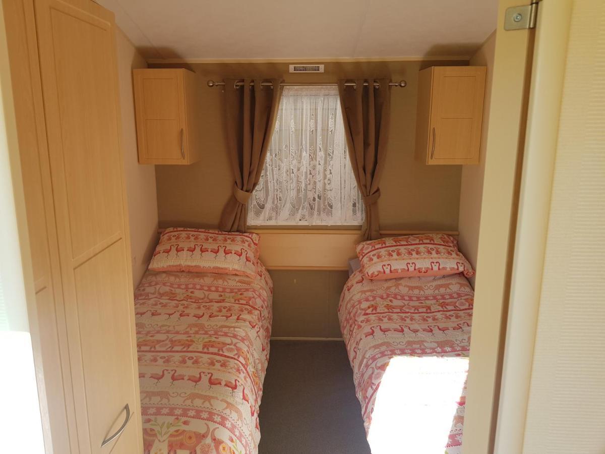 Caravan On Golden Gate Campsite Kinmel Bay